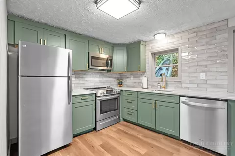 Kitchen - 105 Norris Trl, Boone, NC 28607 photo 2 of 3