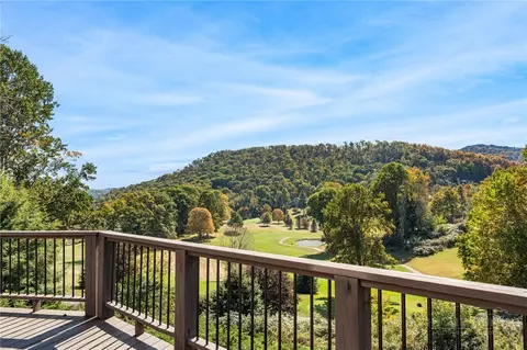625 Mountain Glen Dr, Newland, NC 28657