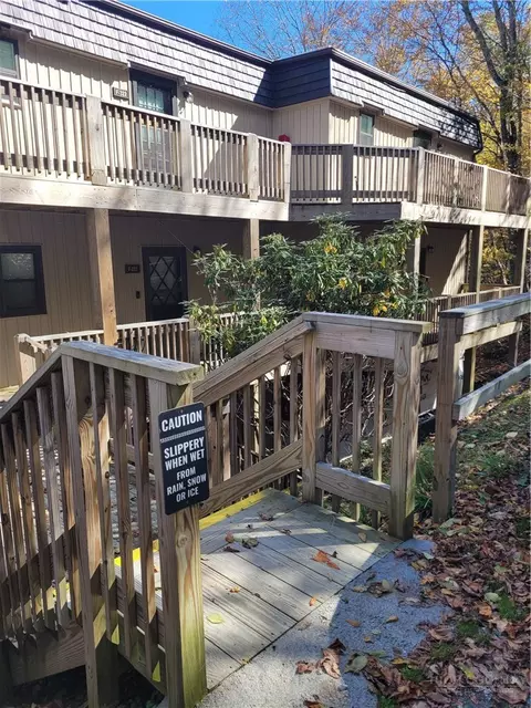 105 Upper Holiday Ln #F-221, Beech Mountain, NC 28604