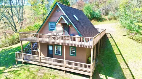 464 Lucky Hill Rd, Grassy Creek, NC 28631