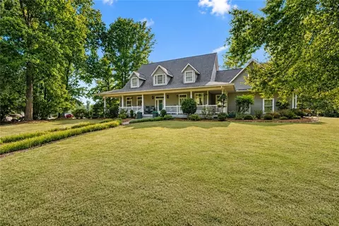 208 Monk Ct, North Wilkesboro, NC 28659