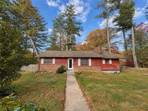 105 Deep Gap Estates Dr, Fleetwood, NC 28626