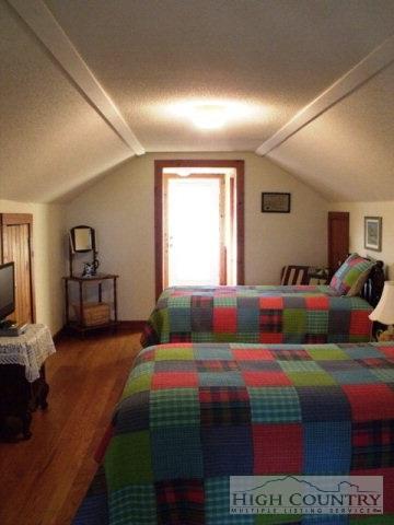 737 Mitchell Mountain Rd, Sparta, NC 28675 photo 9
