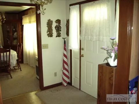61 Maple St, Sparta, NC 28675 photo 2