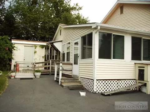 61 Maple St, Sparta, NC 28675 photo 6