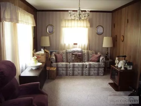 61 Maple St, Sparta, NC 28675 photo 9