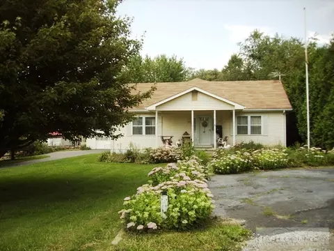 61 Maple St, Sparta, NC 28675 photo 1