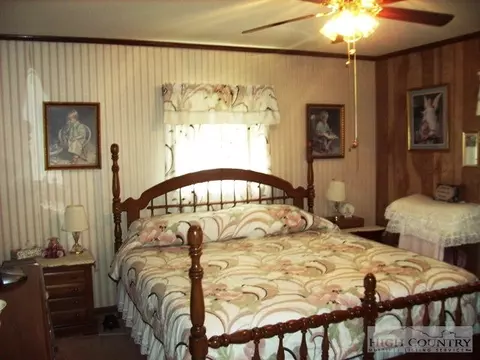 61 Maple St, Sparta, NC 28675 photo 15