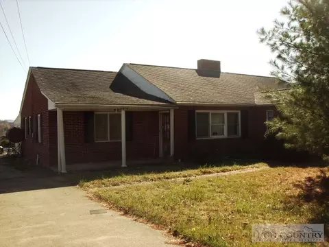 230 Cherry St, Sparta, NC 28675 photo 4