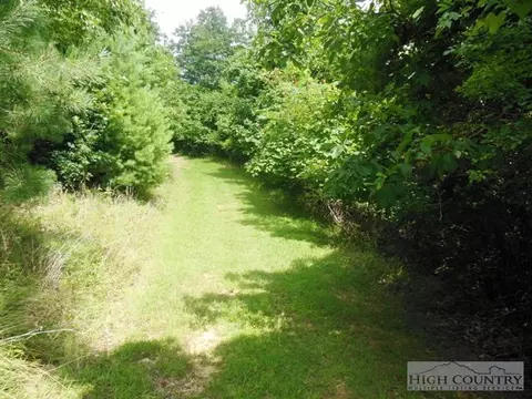295 Pine Mountain Rd, Independence, VA 24348 photo 9