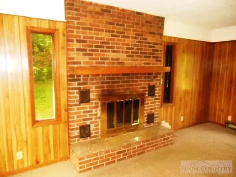 48 Miles St, Sparta, NC 28675 photo 6