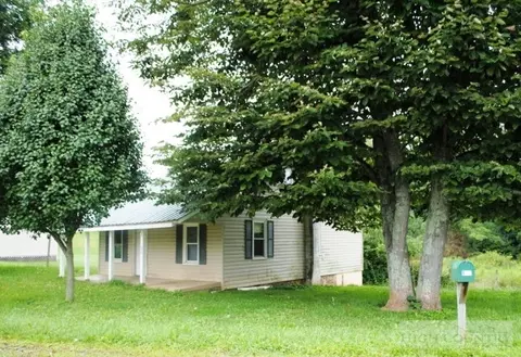 626 Wolfe Rd, Sparta, NC 28675 photo 2