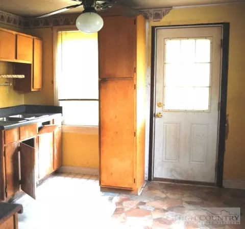 626 Wolfe Rd, Sparta, NC 28675 photo 12