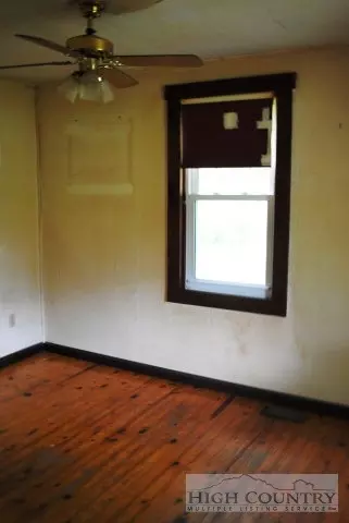 626 Wolfe Rd, Sparta, NC 28675 photo 8