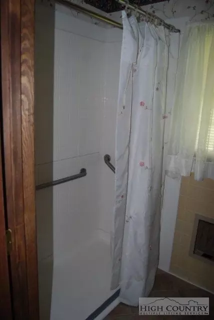 63 Luther St, Sparta, NC 28675 photo 5