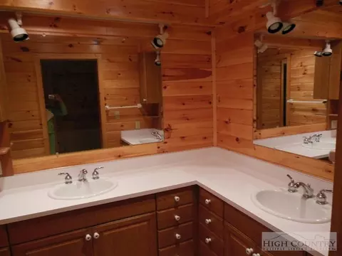 184 Hemlock Dr, Ennice, NC 28623 photo 18