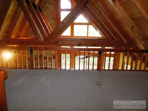 184 Hemlock Dr, Ennice, NC 28623 photo 5