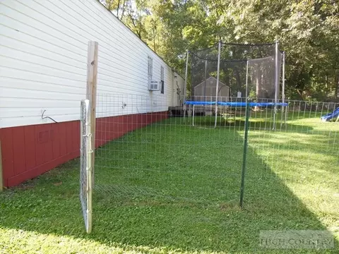62 Parkview Dr, Sparta, NC 28675 photo 3
