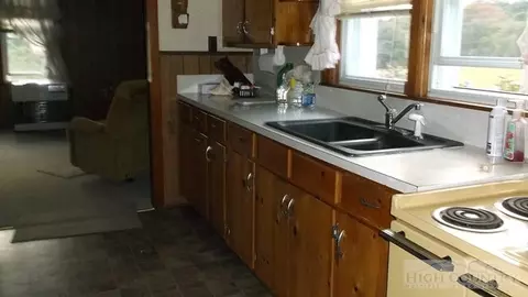 336 Maple St, Sparta, NC 28675 photo 8