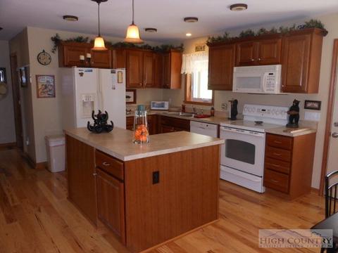 40 Hickory View Dr, Sparta, NC 28675 photo 6
