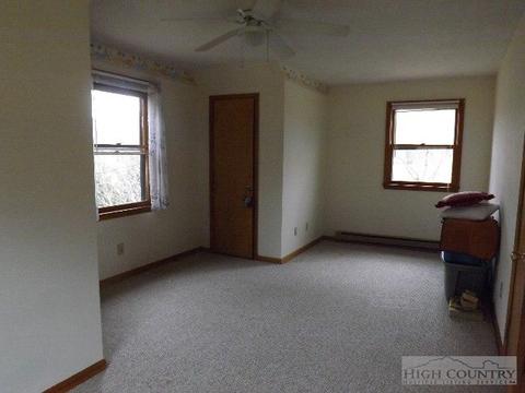 800 Hidden Valley Ln, Independence, VA 24348 photo 7