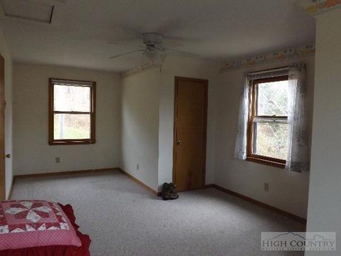 800 Hidden Valley Ln, Independence, VA 24348 photo 8