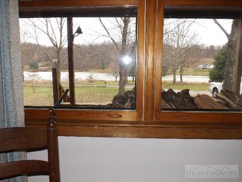 800 Hidden Valley Ln, Independence, VA 24348 photo 4