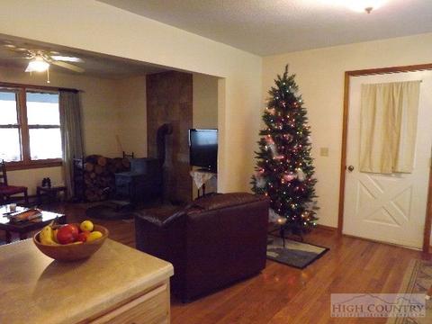 800 Hidden Valley Ln, Independence, VA 24348 photo 25