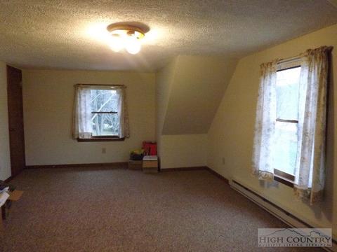 800 Hidden Valley Ln, Independence, VA 24348 photo 12