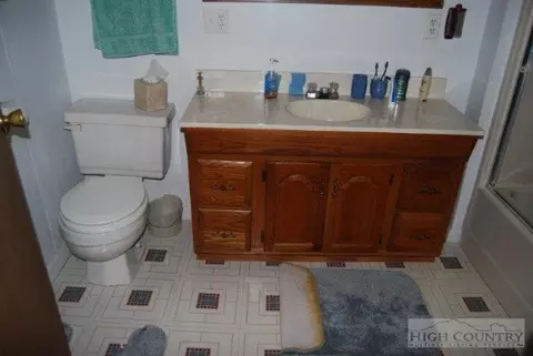 1698 Dewitt Rd, Sparta, NC 28675 photo 5