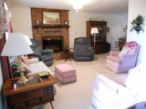 429 Maple St, Sparta, NC 28675 photo 3