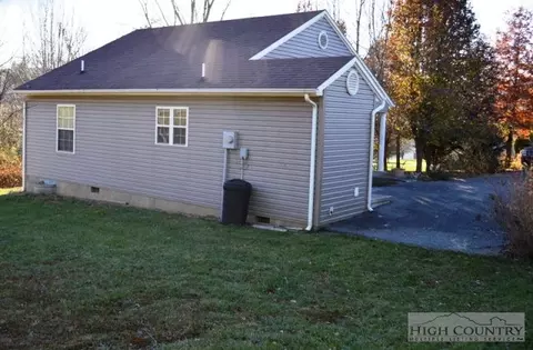 116 Moore St, Independence, VA 24348 photo 6