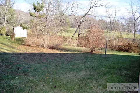 116 Moore St, Independence, VA 24348 photo 5