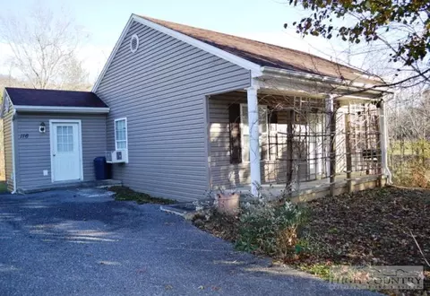 116 Moore St, Independence, VA 24348 photo 3