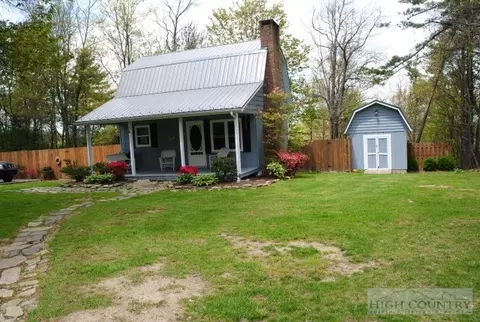 34 Hemlock Dr, Ennice, NC 28623 photo 1