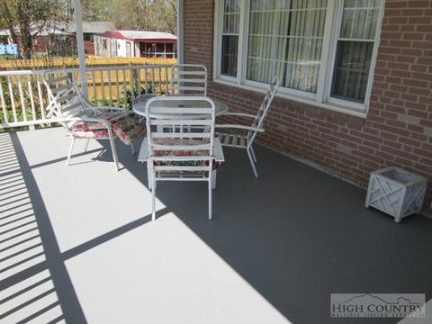 58 Edmonds Rd, Ennice, NC 28623 photo 4