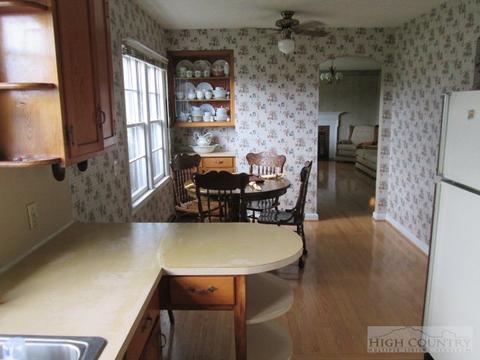 58 Edmonds Rd, Ennice, NC 28623 photo 2