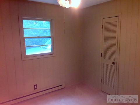 751 Horseshoe Ridge Rd, Deep Gap, NC 28618 photo 4