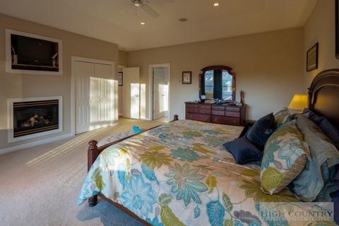 140 Gentry, Boone, NC 28607 photo 5