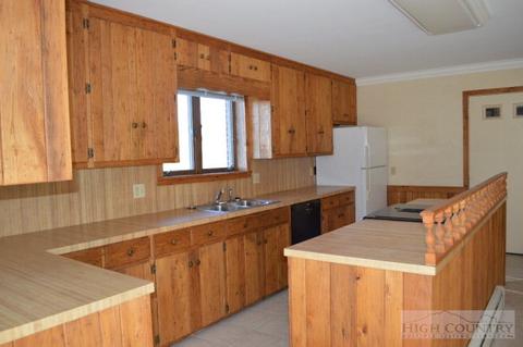 2997 Air Bellows Gap Rd, Sparta, NC 28675 photo 2