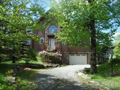 122 Oz Cir, Beech Mountain, NC 28604 photo 1