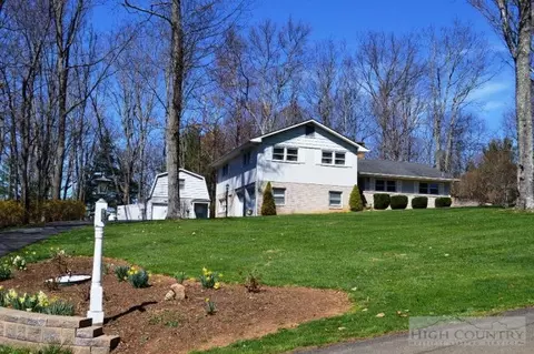 73 Darr St, Sparta, NC 28675 photo 1