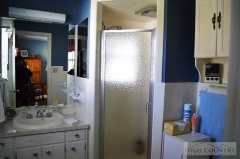 73 Darr St, Sparta, NC 28675 photo 12