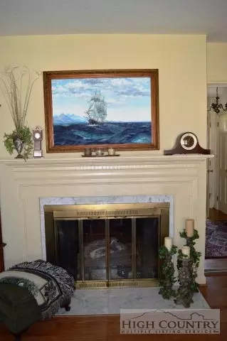 73 Darr St, Sparta, NC 28675 photo 9