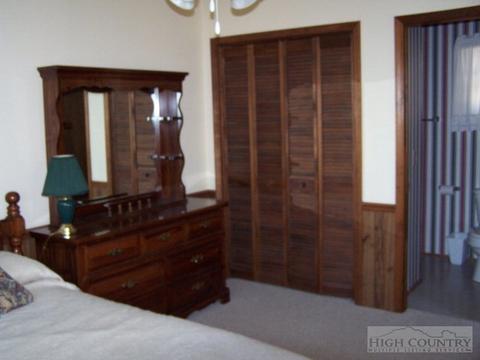165 Penny Ln, Deep Gap, NC 28618 photo 3