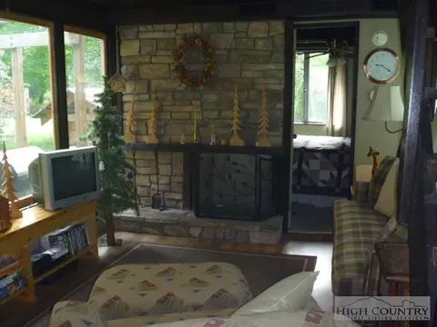 1606 Bee Tree Rd, Lansing, NC 28643 photo 6