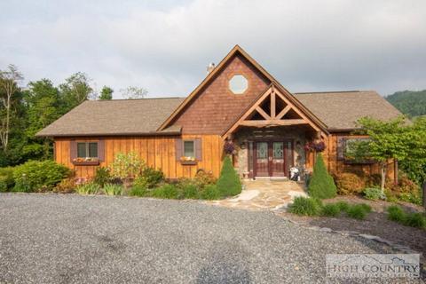 219 Apache Ln, Boone, NC 28607 photo 2