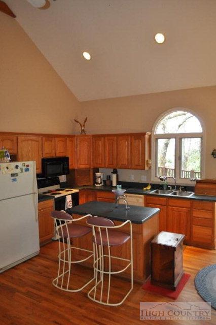 875 Pine Hill Rd, Boone, NC 28607 photo 4