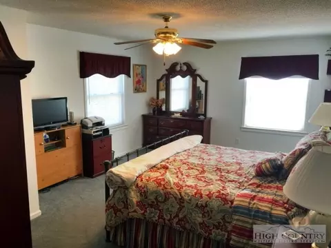 389 Moonlight Trl, Seven Devils, NC 28604 photo 3