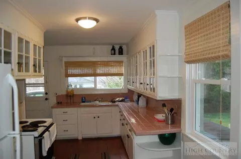153 Summit, Boone, NC 28607 photo 3